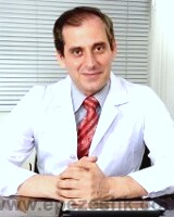 دکتر هاشم موذن زاده