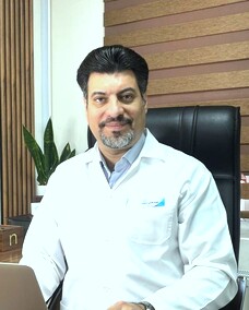 ناصر نیک افشار