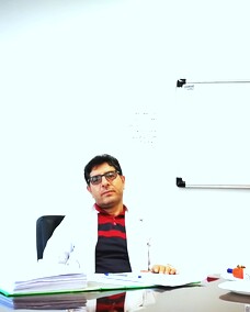 دکتر حسین محققی