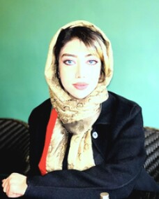 غزاله خمرنیایی