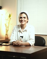 دکتر بنفشه داودی
