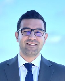 دکتر یاسر خاکپور