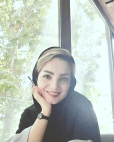 زینب رستم آبادی