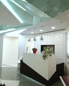 دکتر یاشار معزز
