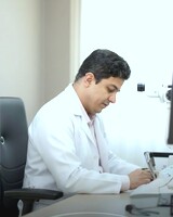 دکتر علیرضا زمزم