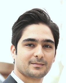 دکتر فرزاد کیخا